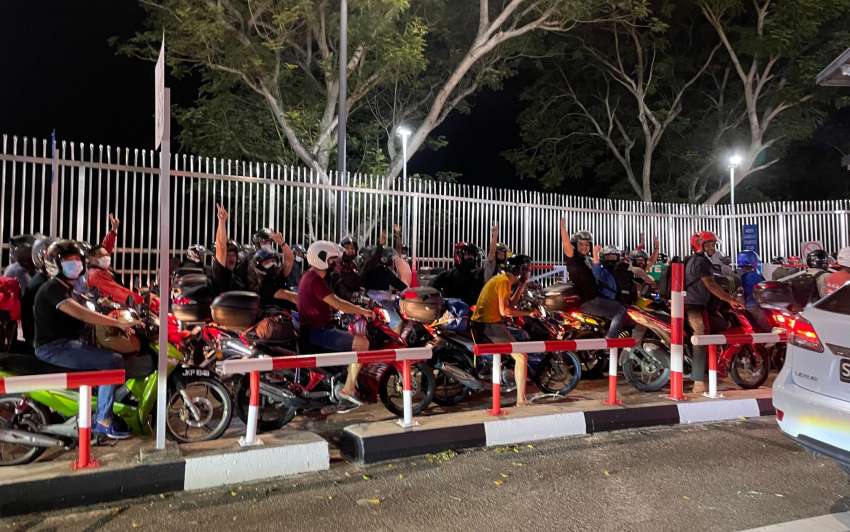 Over 11k crossed Malaysia-Singapore land border in first 7 hours of reopening; queues at Woodlands, Tuas 1438970
