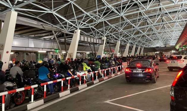 Lebih 11k pengguna seberangi tambak M’sia-S’pura dalam 7 jam pertama — sesak di Woodlands, Tuas