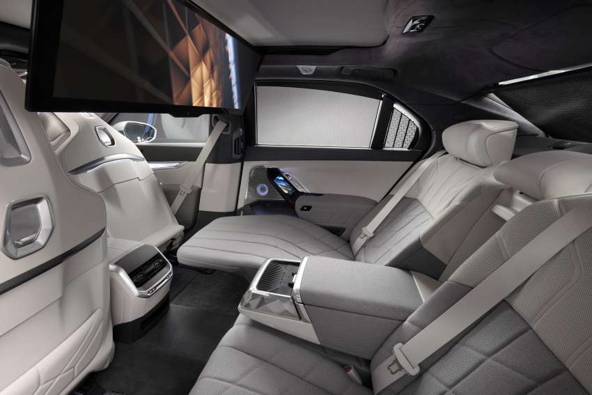 2023 BMW 7 Series: G70 gets Swarovski lights, crystal interior, 31in 8K TV, auto doors with touchscreens! 1446865