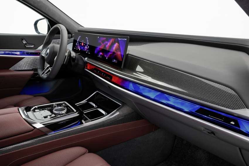 2023 BMW 7 Series: G70 gets Swarovski lights, crystal interior, 31in 8K TV, auto doors with touchscreens! 1446716