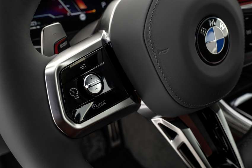 BMW 7 Series G70 2023 diperkenal – konsep rekaan baru, lampu Swarovski, TV 8K 31 inci di belakang 1447419