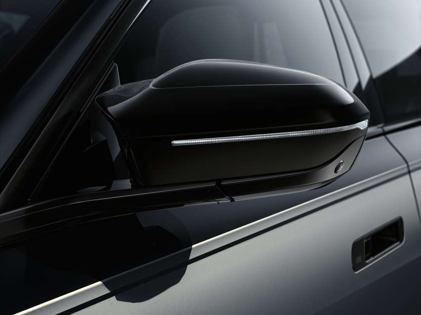 BMW 7 Series G70 2023 diperkenal – konsep rekaan baru, lampu Swarovski, TV 8K 31 inci di belakang 1447476
