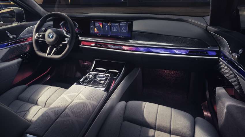 2023 BMW 7 Series: G70 gets Swarovski lights, crystal interior, 31in 8K TV, auto doors with touchscreens! 1446851