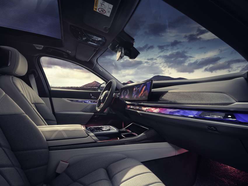 2023 BMW 7 Series: G70 gets Swarovski lights, crystal interior, 31in 8K TV, auto doors with touchscreens! 1446853