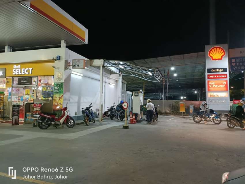 KPDNHEP pantau stesen minyak sekitar Johor Bahru, elak kenderaan Singapura isi petrol RON95 bersubsidi 1439959