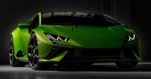 Lamborghini Huracan Tecnica debuts with STO's  V10 - 640 PS, 565 Nm;  0-100 km/h in ; 325 km/h 