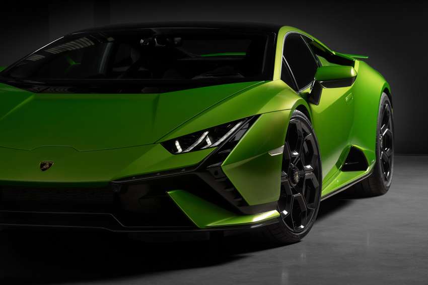 Lamborghini Huracan Tecnica debuts with STO’s 5.2L V10 – 640 PS, 565 Nm; 0-100 km/h in 3.2s; 325 km/h 1443750