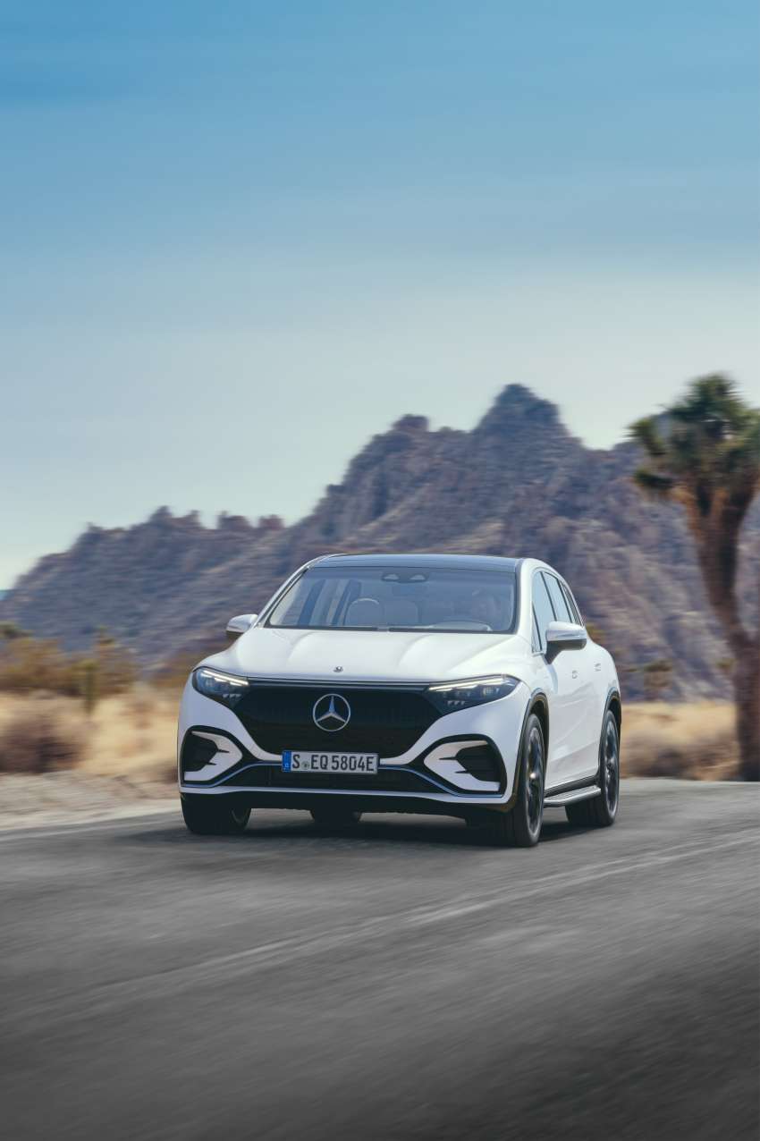 Mercedes-Benz EQS SUV debuts – 3-row EV with up to 660 km range, 544 PS, 858 Nm; MBUX Hyperscreen 1445563