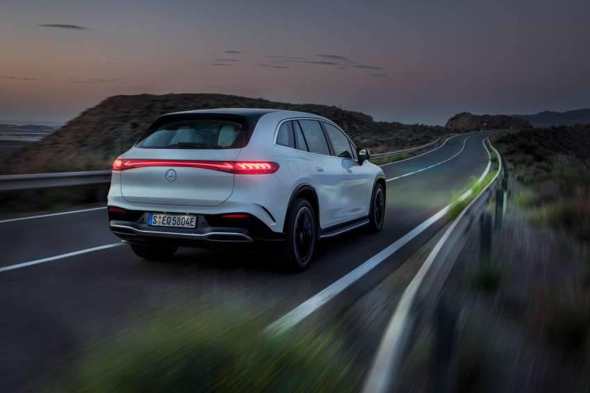 Mercedes-Benz EQS SUV debuts – 3-row EV with up to 660 km range, 544 PS, 858 Nm; MBUX Hyperscreen 1445679