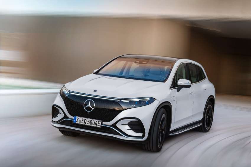Mercedes-Benz EQS SUV debuts – 3-row EV with up to 660 km range, 544 PS, 858 Nm; MBUX Hyperscreen 1445629