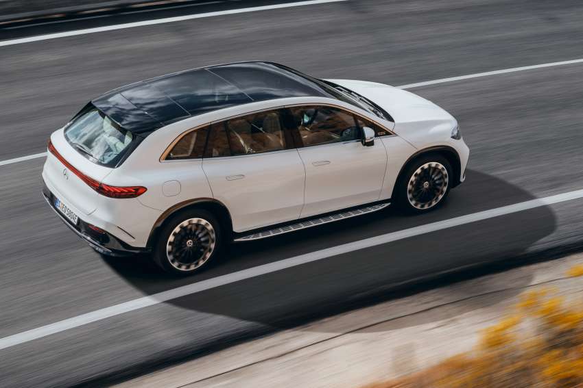 Mercedes-Benz EQS SUV debuts – 3-row EV with up to 660 km range, 544 PS, 858 Nm; MBUX Hyperscreen 1445643