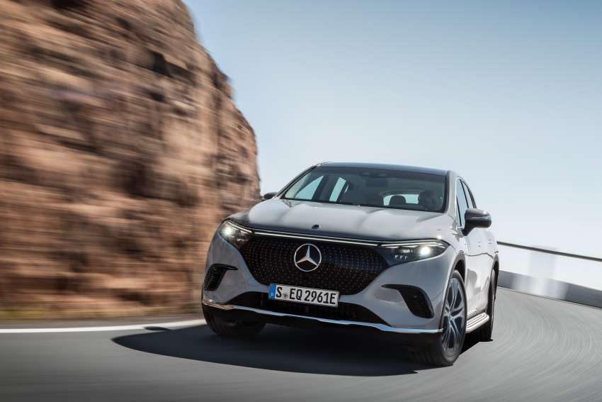 Mercedes-Benz EQS SUV debuts – 3-row EV with up to 660 km range, 544 PS, 858 Nm; MBUX Hyperscreen 1445648