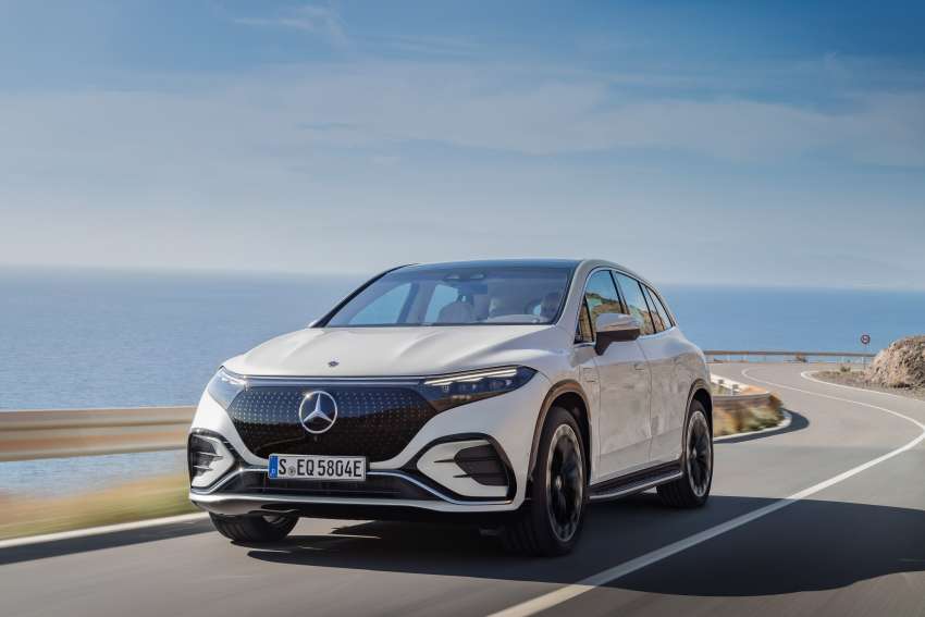 Mercedes-Benz EQS SUV debuts – 3-row EV with up to 660 km range, 544 PS, 858 Nm; MBUX Hyperscreen 1445651