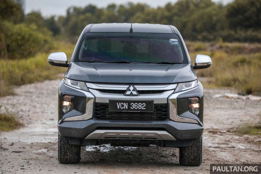 VIDEO: Toyota Hilux 2.4V vs Mitsubishi Triton 2.4 A/T Premium – trak pikap mana lebih berbaloi di Malaysia? 1448545