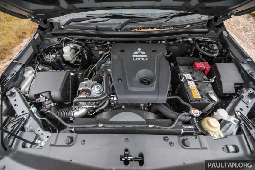 VIDEO: Toyota Hilux 2.4V vs Mitsubishi Triton 2.4 A/T Premium – trak pikap mana lebih berbaloi di Malaysia? 1448541