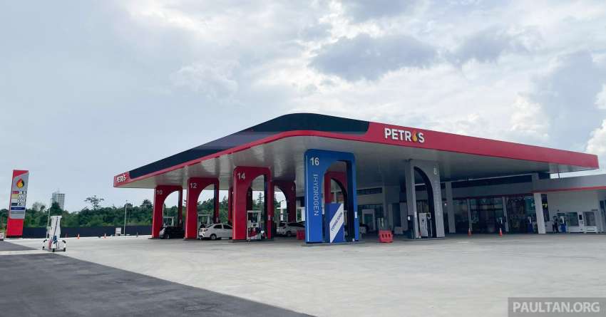 Petros multi-fuel station in Sarawak caters to vehicles powered by petrol, diesel, electricity or hydrogen Image #1444247