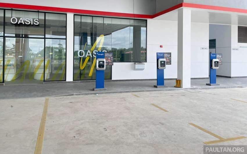 Petros multi-fuel station in Sarawak caters to vehicles powered by petrol, diesel, electricity or hydrogen Image #1444260