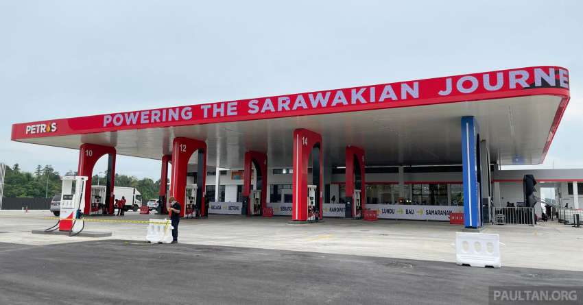 Petros multi-fuel station in Sarawak caters to vehicles powered by petrol, diesel, electricity or hydrogen Image #1444240
