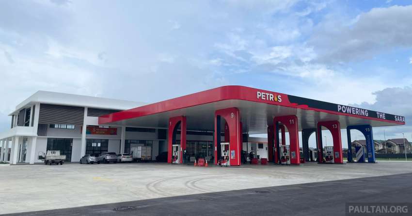 Petros multi-fuel station in Sarawak caters to vehicles powered by petrol, diesel, electricity or hydrogen Image #1444246