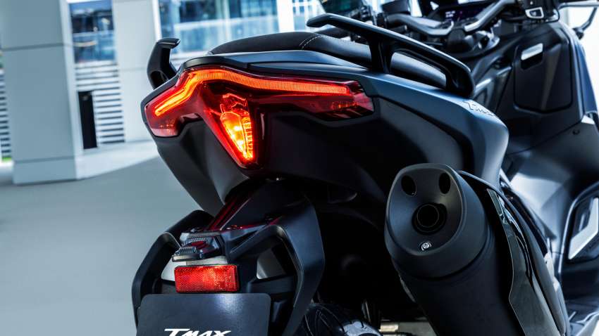 Yamaha TMax Tech Max 2022 terima peningkatan – panel badan serba baru, kelengkapan lebih canggih 1445923