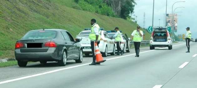 Singapore traffic offenders barred from exiting Malaysia, over 100,000 police summons unpaid