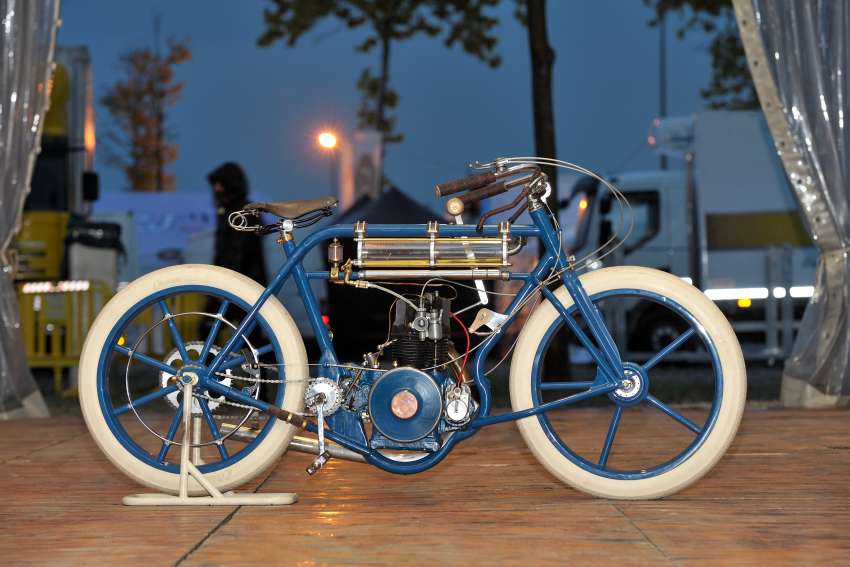 Biker Fest International Italy custom motorcycle show 1455631