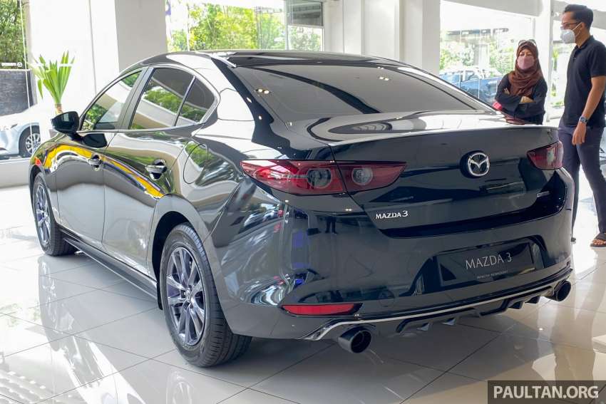 2022 Mazda 3 with Mazdasports body kit, dark grille surround, leather/suede interior on display in Malaysia 1460911
