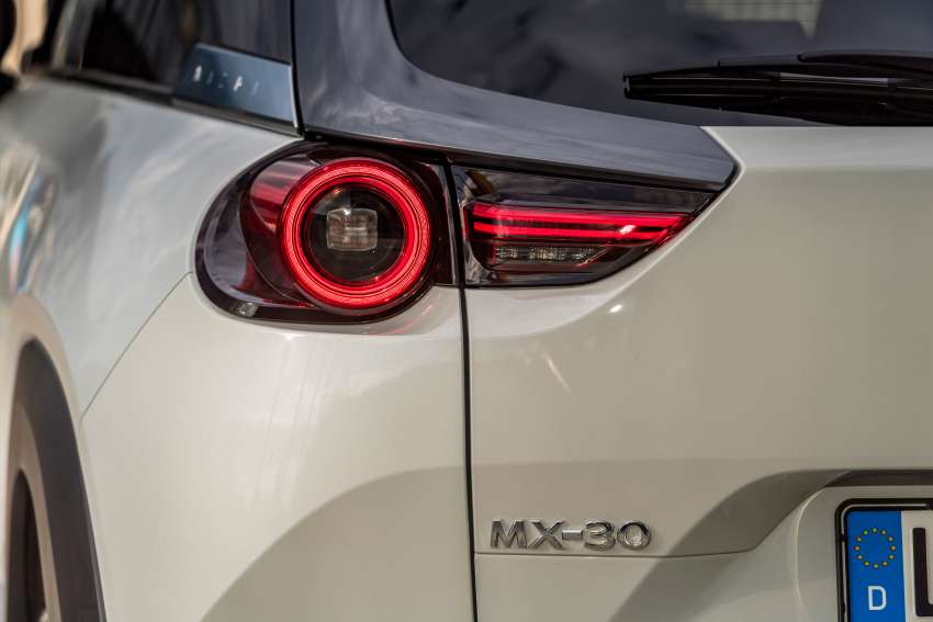 2022 Mazda MX-30 gets improved 11 kW AC and 50 kW DC charging – new trim and paint options available 1454281