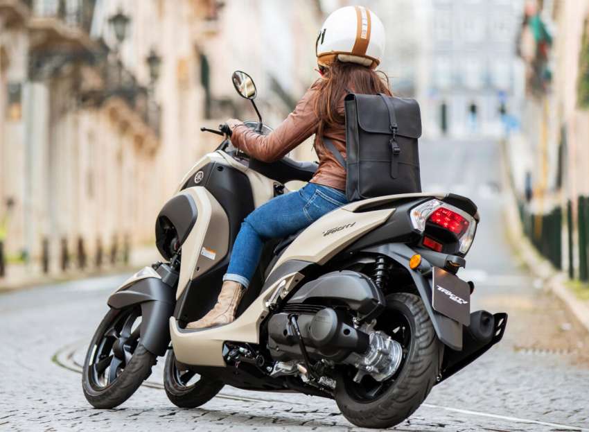 2022 Yamaha Tricity 125 scooter updated for Europe 1451555