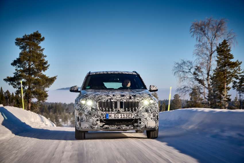 2023 BMW iX1 shown testing – EV version of next-gen X1 SUV with 438 km range; both to debut this year 1453530