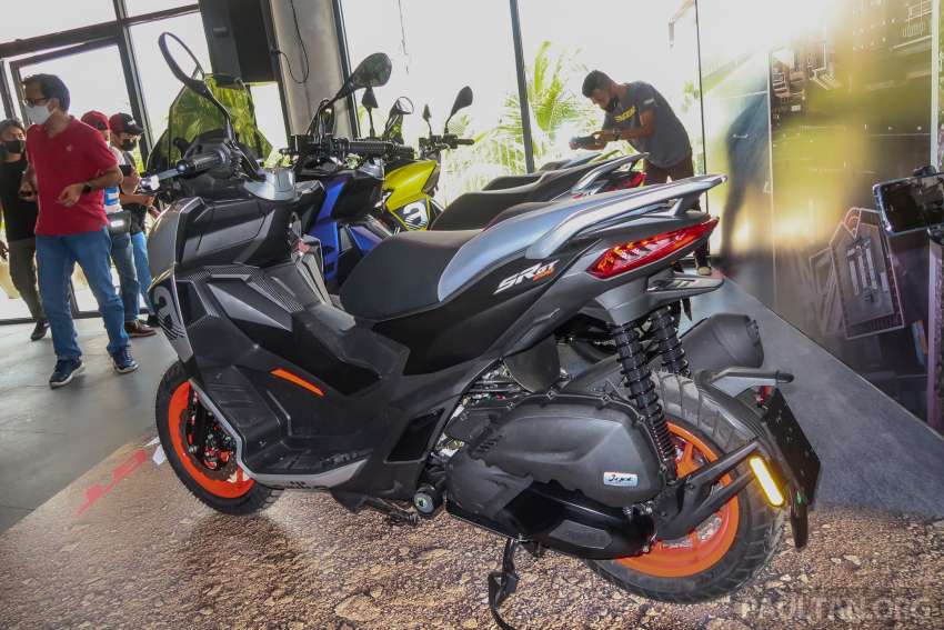 2022 Aprilia SR GT 200 and SR GT Sport scooters launched in Malaysia, RM19,900 and RM20,900 1458021