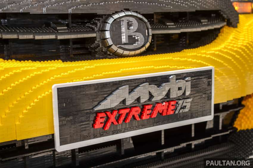 Perodua MyBi – life-size replica of a Myvi Extreme 1.5; 1.27 million Lego bricks; around two months to build 1461002