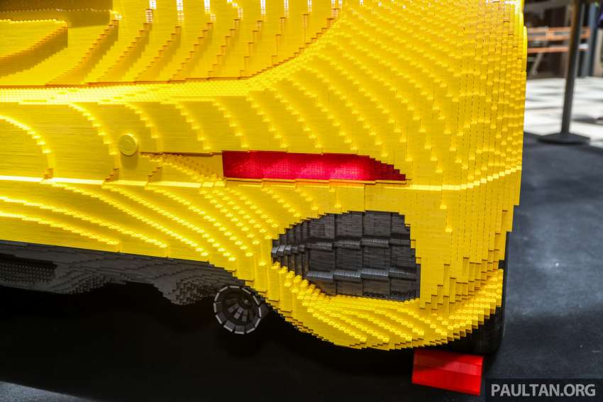 Perodua MyBi – life-size replica of a Myvi Extreme 1.5; 1.27 million Lego bricks; around two months to build 1461016