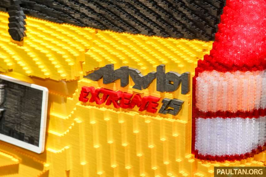 Perodua MyBi – life-size replica of a Myvi Extreme 1.5; 1.27 million Lego bricks; around two months to build 1461025