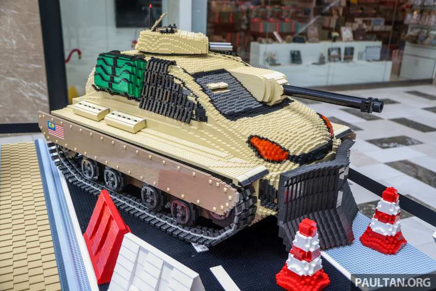 Perodua MyBi – life-size replica of a Myvi Extreme 1.5; 1.27 million Lego bricks; around two months to build 1461100