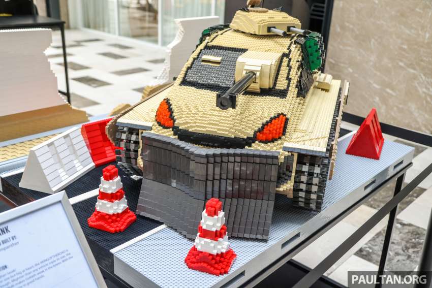 Perodua MyBi – life-size replica of a Myvi Extreme 1.5; 1.27 million Lego bricks; around two months to build 1461101