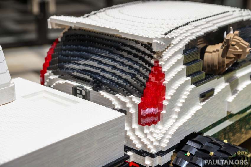 Perodua MyBi – life-size replica of a Myvi Extreme 1.5; 1.27 million Lego bricks; around two months to build 1461120