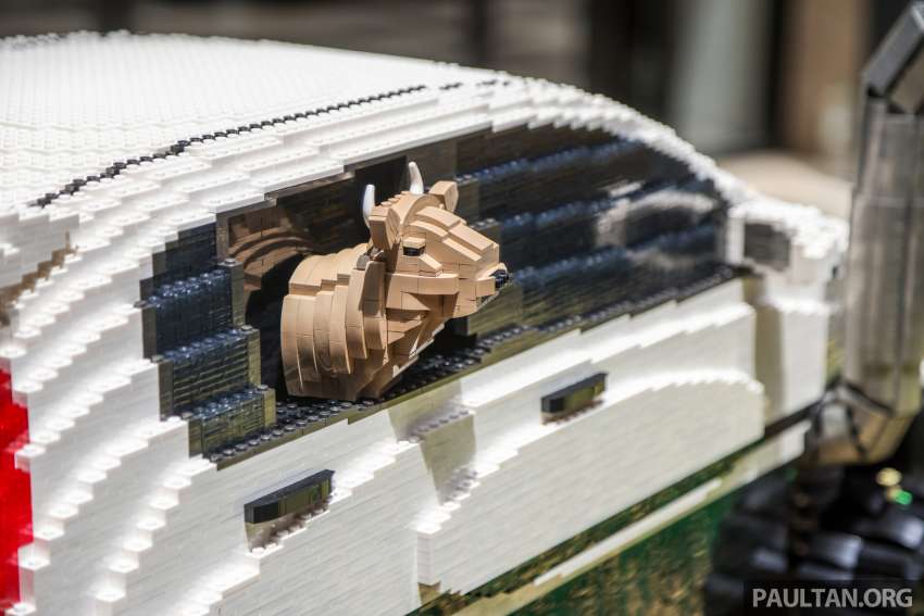 Perodua MyBi – life-size replica of a Myvi Extreme 1.5; 1.27 million Lego bricks; around two months to build 1461121