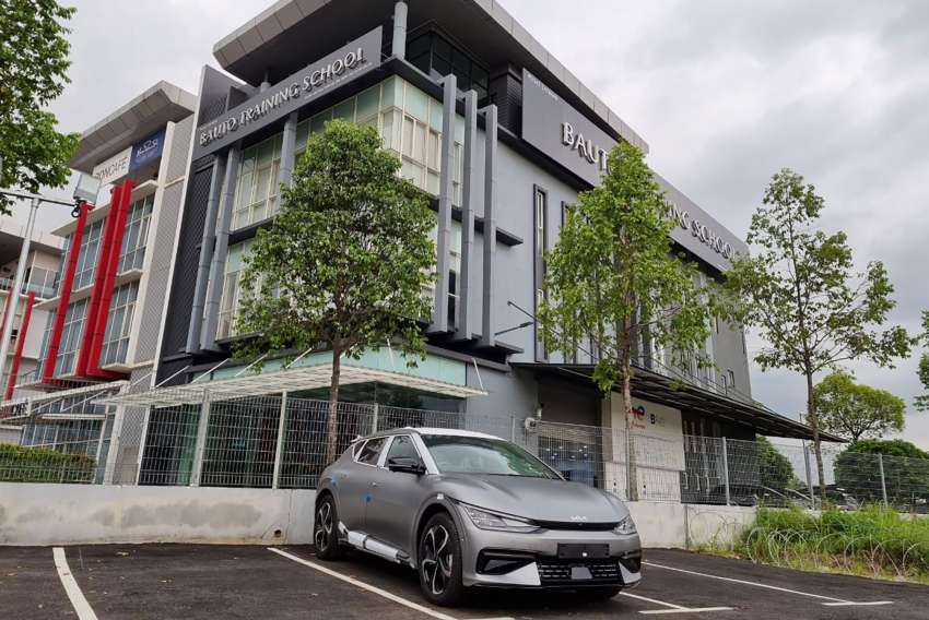 Kia EV6 spotted in Glenmarie, launching in Malaysia in 2H 2022 – Ioniq 5’s twin, 77.4 kWh battery; fr RM200k? 1453184