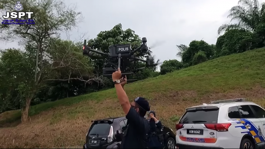 PDRM using drones to catch highway emergency lane offenders in Ops Selamat 18, roadblocks on PLUS 1451021