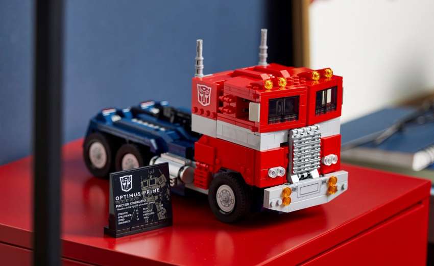 Lego Optimus Prime can transform into a truck – pre-orders open for 1,508 piece set arriving in June 2022 1455293