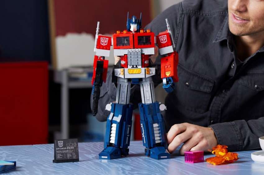 Lego Optimus Prime can transform into a truck – pre-orders open for 1,508 piece set arriving in June 2022 1455291