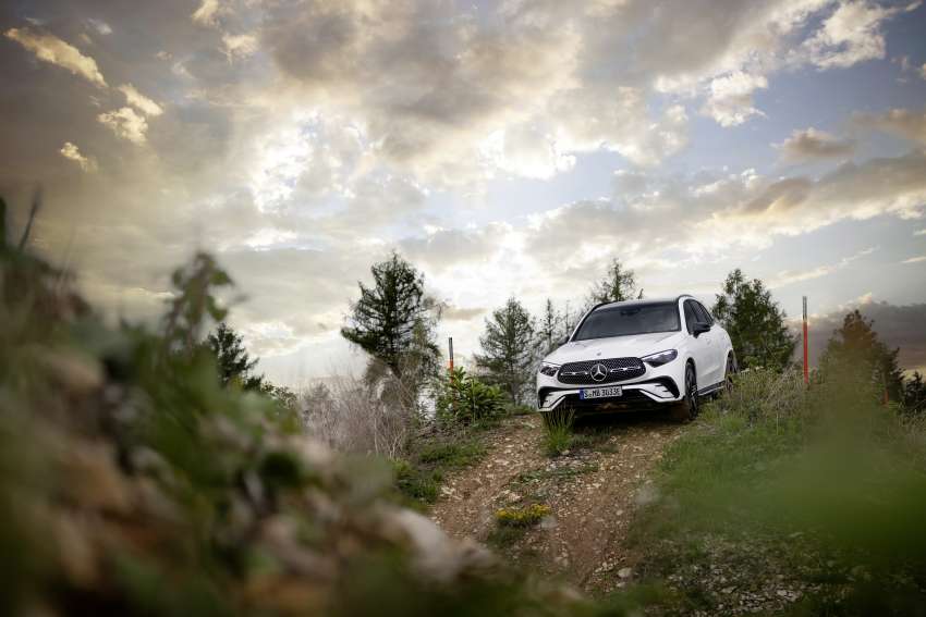 2023 X254 Mercedes-Benz GLC debuts – electrified range-wide, three PHEVs with over 100 km EV range 1463702