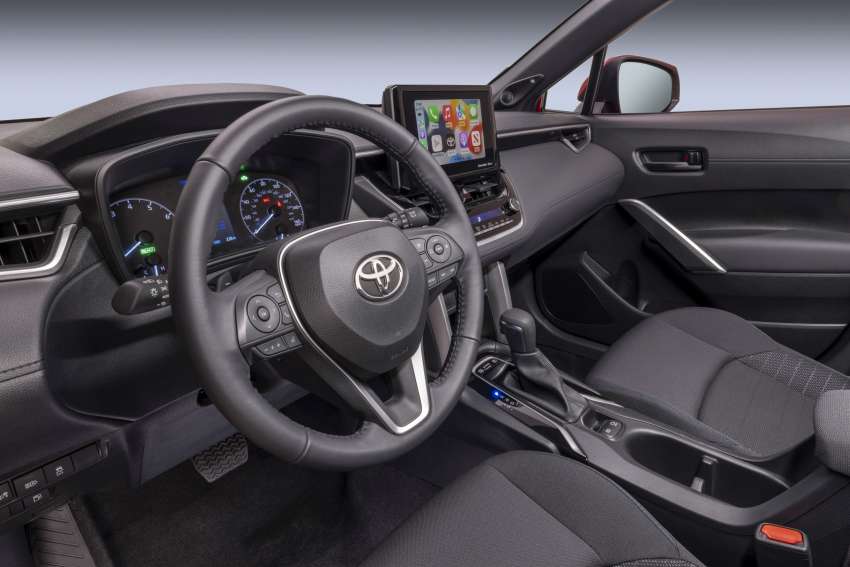 Toyota Corolla Cross Hybrid 2023 untuk USA berwajah sama versi Jepun; 194 hp, AWD, kit keselamatan aktif 1464137