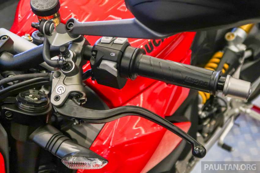 Ducati Streetfighter V2, V4 SP tiba di Malaysia – harga jualan masing-masing RM101,900 dan RM239,900 1466992