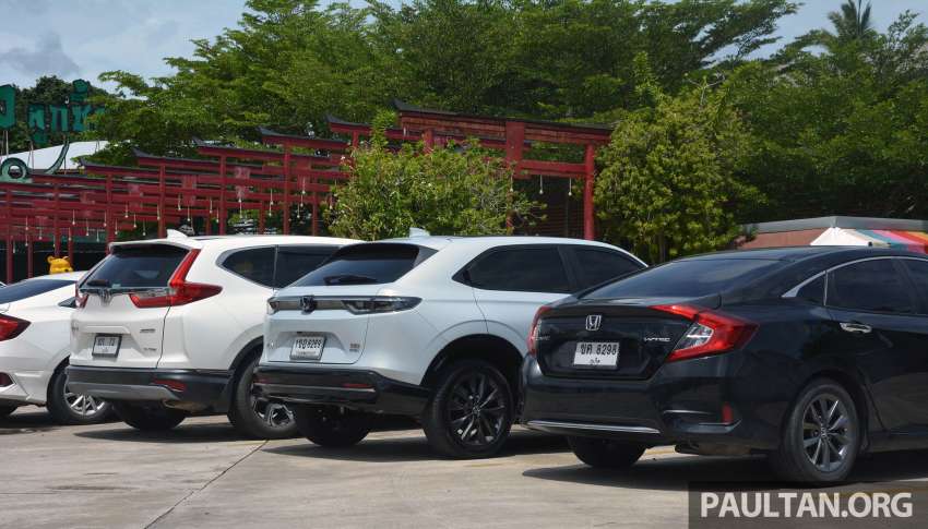 Honda HR-V 2022 vs 2021 – new RV compared to old RU generation, side-by-side gallery of both SUVs 1467662