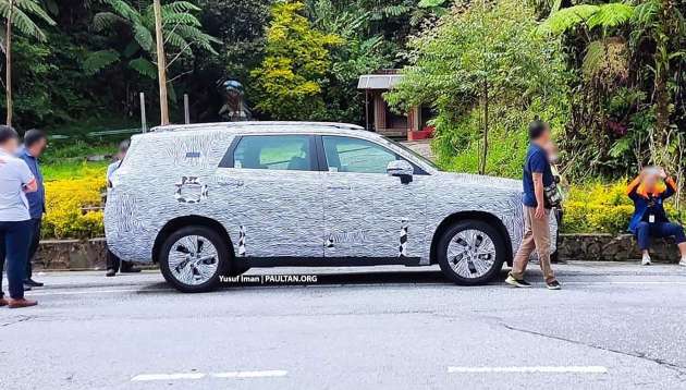 2023 Proton X90 spotted being benchmarked against Mazda CX-8 and Kia Carnival up Genting Highlands