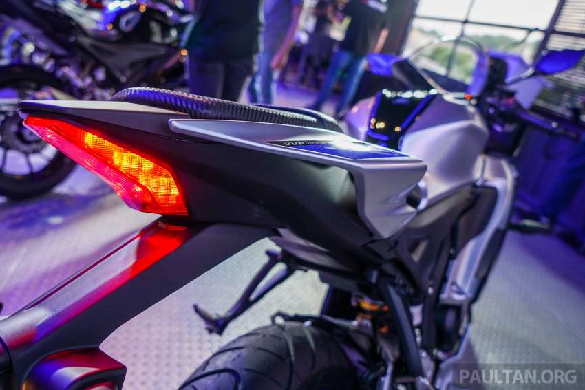 Yamaha YZF-R15M dilancar untuk pasaran Malaysia – tiada versi Standard, dua pilihan warna, RM14,998 1477634