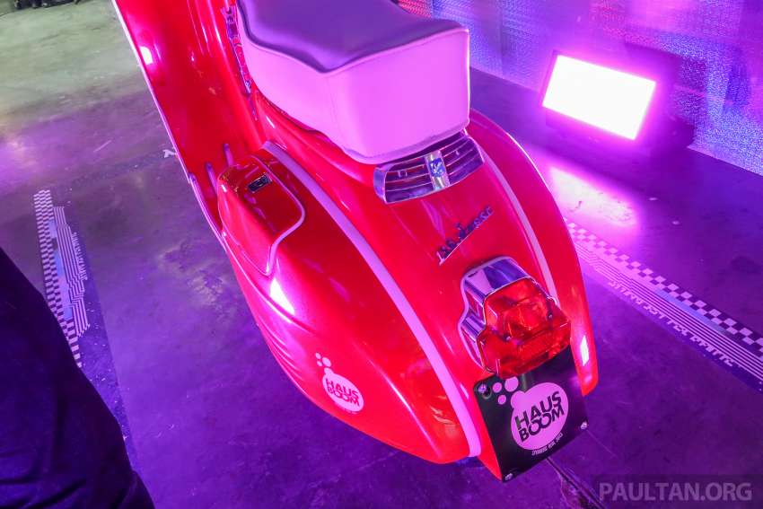 Two electric Vespa scoots for lucky draw prizes at 2022 Art of Speed Kustom and Kulture show, Serdang 1478953