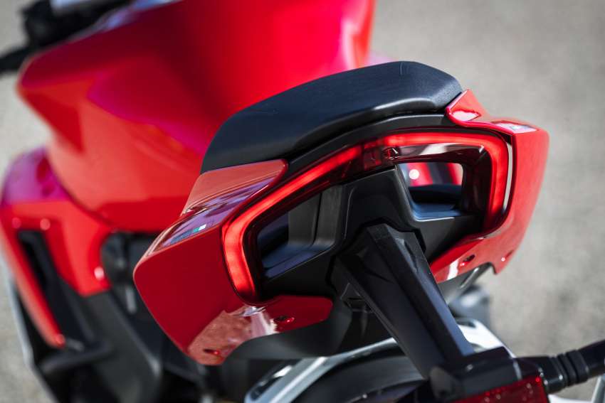 FIRST LOOK: 2022 Ducati Streetfighter V2, RM101,900 1491001